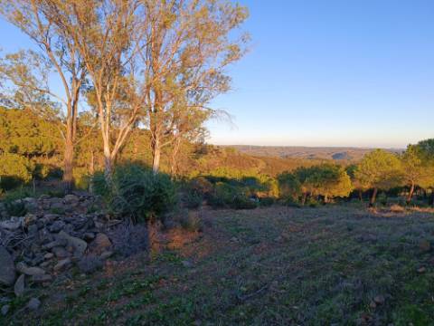TERRENO COM 145.360 M2 - COM LAGO - POSSIBILIDADE DE CONSTRUÇÃO - TURISMO E HABITAÇÃO - COM VISTA - PRÓXIMO DE ODELEITE - CASTRO MARIM - ALGARVE