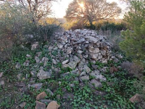 TERRENO COM 145.360 M2 - COM LAGO - POSSIBILIDADE DE CONSTRUÇÃO - TURISMO E HABITAÇÃO - COM VISTA - PRÓXIMO DE ODELEITE - CASTRO MARIM - ALGARVE