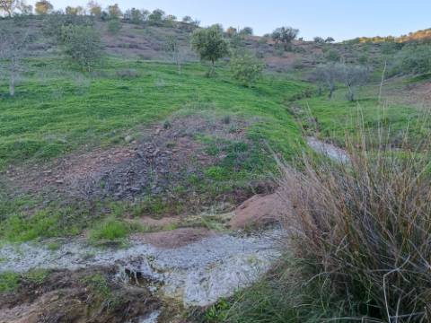 TERRENO COM 145.360 M2 - COM LAGO - POSSIBILIDADE DE CONSTRUÇÃO - TURISMO E HABITAÇÃO - COM VISTA - PRÓXIMO DE ODELEITE - CASTRO MARIM - ALGARVE