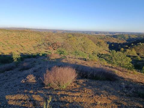 TERRENO COM 145.360 M2 - COM LAGO - POSSIBILIDADE DE CONSTRUÇÃO - TURISMO E HABITAÇÃO - COM VISTA - PRÓXIMO DE ODELEITE - CASTRO MARIM - ALGARVE