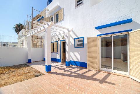 Moradia geminada V4 em Castro Marim