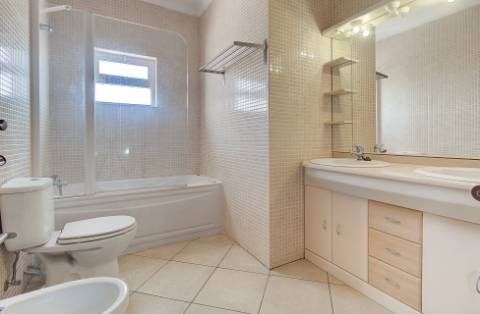 Moradia geminada V4 em Castro Marim