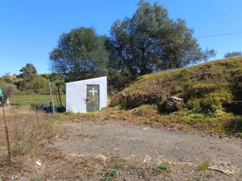 TERRENO COM RUINA - 4.960 M2 - COM NORA - ÁGUA DA BARRAGEM NA JUNQUEIRA EM CASTRO MARIM - ALGARVE