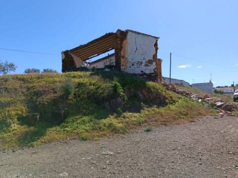 TERRENO COM RUINA - 4.960 M2 - COM NORA - ÁGUA DA BARRAGEM NA JUNQUEIRA EM CASTRO MARIM - ALGARVE