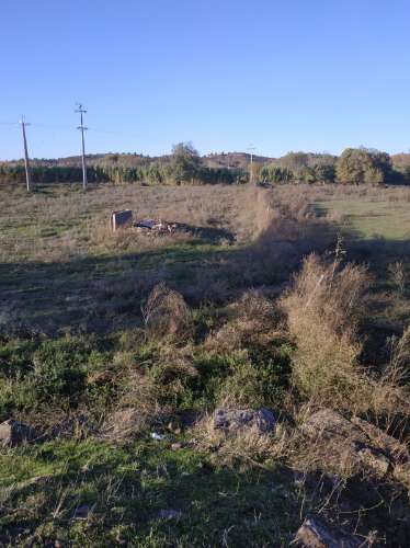 TERRENO COM RUINA - 4.960 M2 - COM NORA - ÁGUA DA BARRAGEM NA JUNQUEIRA EM CASTRO MARIM - ALGARVE