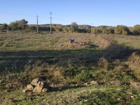 TERRENO COM RUINA - 4.960 M2 - COM NORA - ÁGUA DA BARRAGEM NA JUNQUEIRA EM CASTRO MARIM - ALGARVE