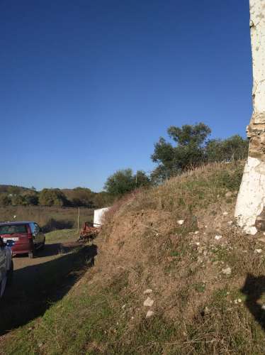 TERRENO COM RUINA - 4.960 M2 - COM NORA - ÁGUA DA BARRAGEM NA JUNQUEIRA EM CASTRO MARIM - ALGARVE
