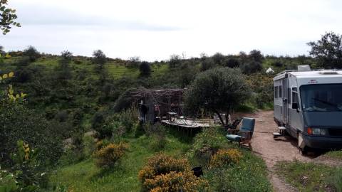 TERRENO COM 27.600 M2 - JUNTO AO LAGO - POSSIBILIDADE DE CONSTRUIR APOIO AGRICOLA - ALCARIAS GRANDES - CASTRO MARIM - ALGARVE