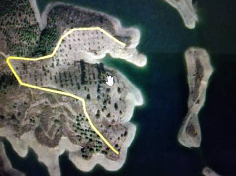 TERRENO COM 27.600 M2 - JUNTO AO LAGO - POSSIBILIDADE DE CONSTRUIR APOIO AGRICOLA - ALCARIAS GRANDES - CASTRO MARIM - ALGARVE