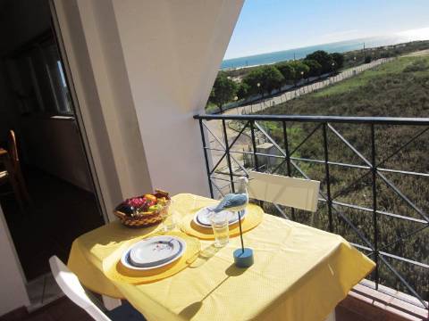 Apartamento T1 em Manta Rota para arrendamento de Outubro a Maio.