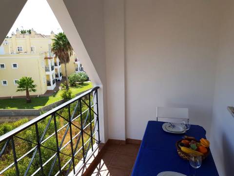 Apartamento T1 em Manta Rota para arrendamento de Outubro a Maio.