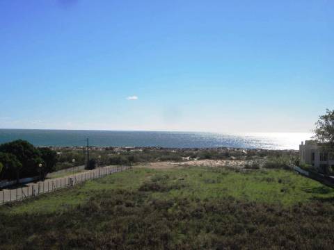 Apartamento T1 em Manta Rota para arrendamento de Outubro a Maio.