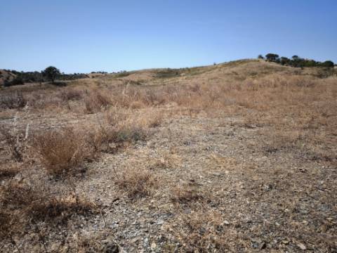 TERRENO COM 15.880 M2 - COM ÁGUA - COM APOIO AGRÍCOLA - ALTURA - CASTRO MARIM - ALGARVE