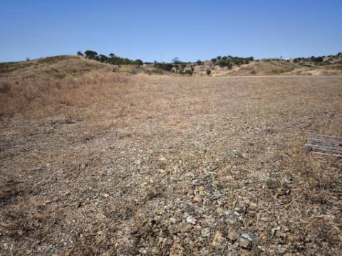 TERRENO COM 15.880 M2 - COM ÁGUA - COM APOIO AGRÍCOLA - ALTURA - CASTRO MARIM - ALGARVE
