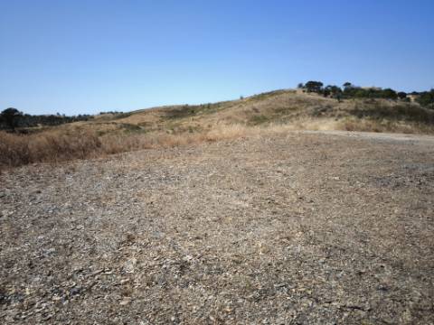 TERRENO COM 15.880 M2 - COM ÁGUA - COM APOIO AGRÍCOLA - ALTURA - CASTRO MARIM - ALGARVE