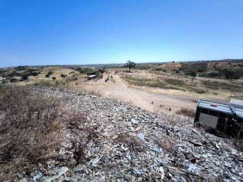 TERRENO COM 15.880 M2 - COM ÁGUA - COM APOIO AGRÍCOLA - ALTURA - CASTRO MARIM - ALGARVE