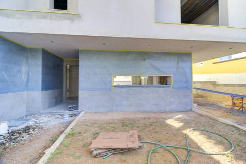 Moradia Isolada V4 com Piscina em Construção