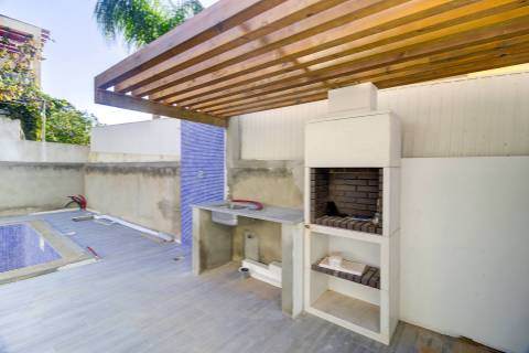 Moradia Isolada V4 com Piscina em Construção