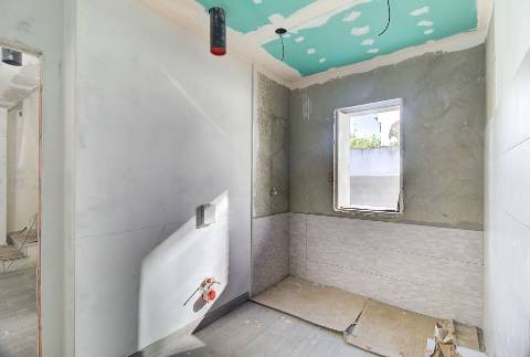 Moradia Isolada V4 com Piscina em Construção