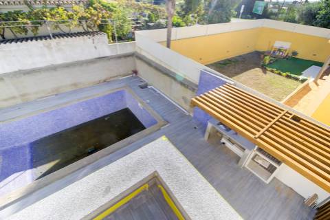 Moradia Isolada V4 com Piscina em Construção