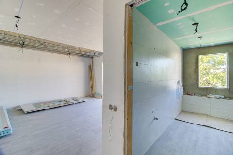 Moradia Isolada V4 com Piscina em Construção