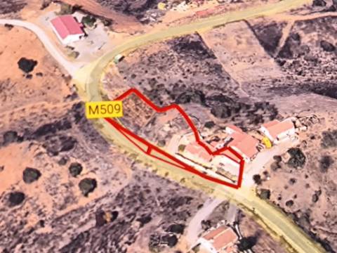 MORADIA V3 COM GARAGEM VINHA EIRA E TERRENO COM 2100 m2 - NA ALDEIA DA CORTE DO GAGO - CASTRO MARIM - ALGARVE