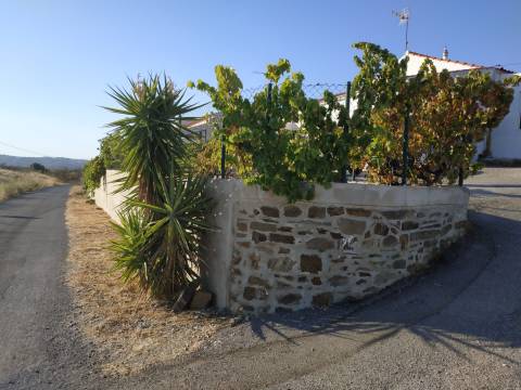 MORADIA V3 COM GARAGEM VINHA EIRA E TERRENO COM 2100 m2 - NA ALDEIA DA CORTE DO GAGO - CASTRO MARIM - ALGARVE