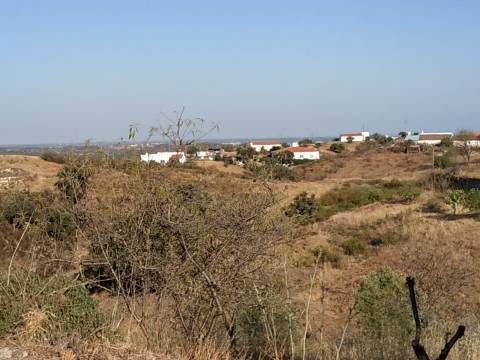 MORADIA V3 COM GARAGEM VINHA EIRA E TERRENO COM 2100 m2 - NA ALDEIA DA CORTE DO GAGO - CASTRO MARIM - ALGARVE