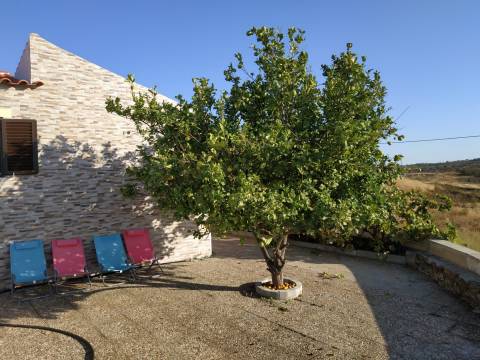 MORADIA V3 COM GARAGEM VINHA EIRA E TERRENO COM 2100 m2 - NA ALDEIA DA CORTE DO GAGO - CASTRO MARIM - ALGARVE