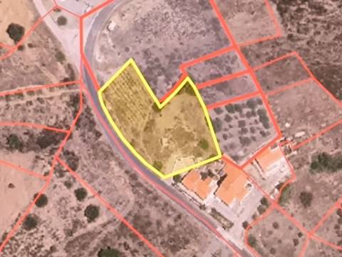 MORADIA V3 COM GARAGEM VINHA EIRA E TERRENO COM 2100 m2 - NA ALDEIA DA CORTE DO GAGO - CASTRO MARIM - ALGARVE