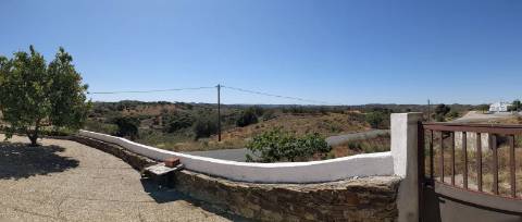 MORADIA V3 COM GARAGEM VINHA EIRA E TERRENO COM 2100 m2 - NA ALDEIA DA CORTE DO GAGO - CASTRO MARIM - ALGARVE