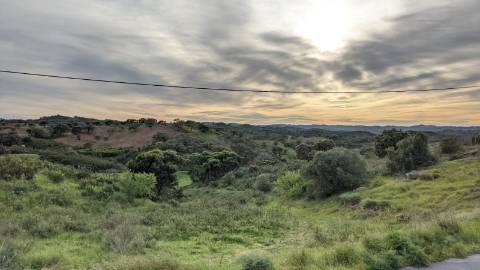 MORADIA V3 COM GARAGEM VINHA EIRA E TERRENO COM 2100 m2 - NA ALDEIA DA CORTE DO GAGO - CASTRO MARIM - ALGARVE