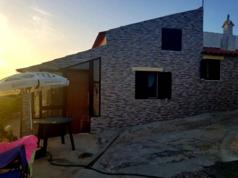 MORADIA V3 COM GARAGEM VINHA EIRA E TERRENO COM 2100 m2 - NA ALDEIA DA CORTE DO GAGO - CASTRO MARIM - ALGARVE