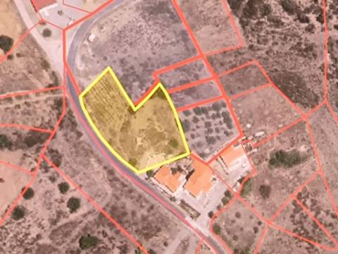 MORADIA V3 COM GARAGEM VINHA EIRA E TERRENO COM 2100 m2 - NA ALDEIA DA CORTE DO GAGO - CASTRO MARIM - ALGARVE