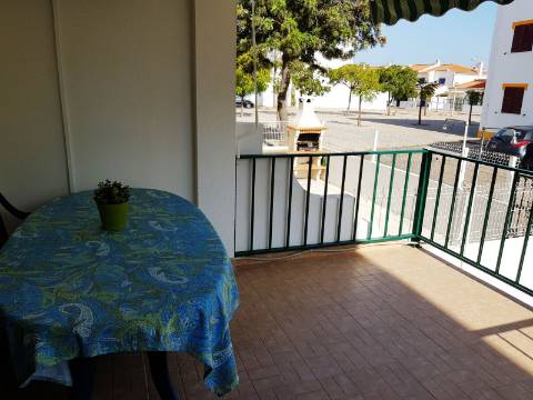 Apartamento T1 + 1 em Altura - Alagoa