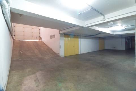 Grande Garagem fechada para venda no centro de VRSA