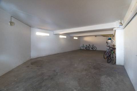 Grande Garagem fechada para venda no centro de VRSA