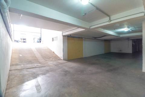 Grande Garagem fechada para venda no centro de VRSA