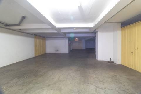 Grande Garagem fechada para venda no centro de VRSA