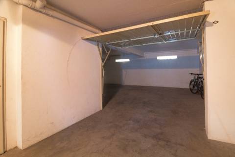 Grande Garagem fechada para venda no centro de VRSA