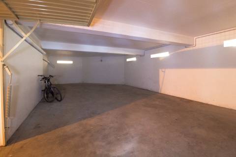 Grande Garagem fechada para venda no centro de VRSA