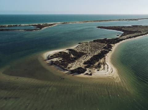 Fantásticas moradias em zona privilegiada da Fuzeta com vista mar!