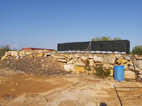 Terreno Rústico de 14020m2 vedado e com Furo