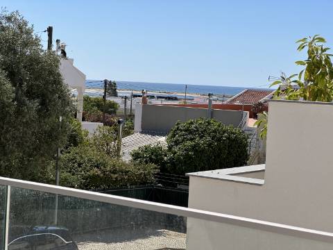 Fantásticas moradias em zona privilegiada da Fuzeta com vista mar!