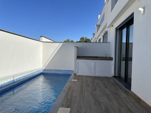 Fantásticas moradias em zona privilegiada da Fuzeta com vista mar!