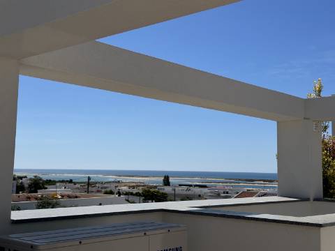 Fantásticas moradias em zona privilegiada da Fuzeta com vista mar!