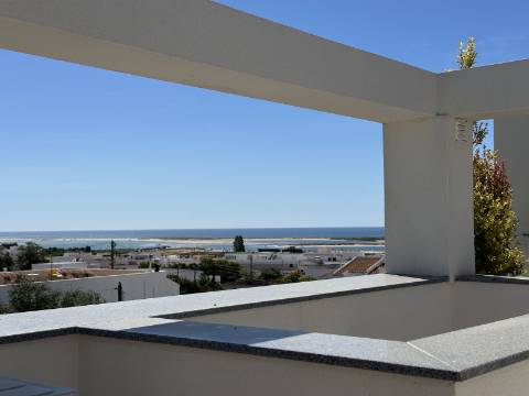 Fantásticas moradias em zona privilegiada da Fuzeta com vista mar!