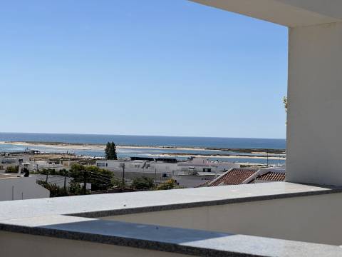 Fantásticas moradias em zona privilegiada da Fuzeta com vista mar!