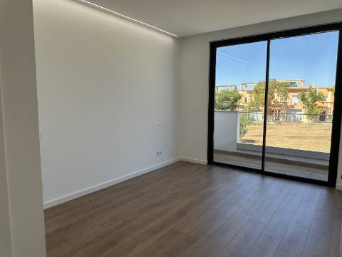 Fantásticas moradias em zona privilegiada da Fuzeta com vista mar!