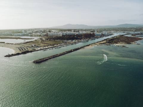Fantásticas moradias em zona privilegiada da Fuzeta com vista mar!